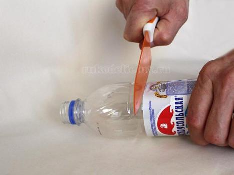 DIY-knutselwerkjes van wegwerpborden DIY-knutselwerkjes voor kinderen van plastic flessen